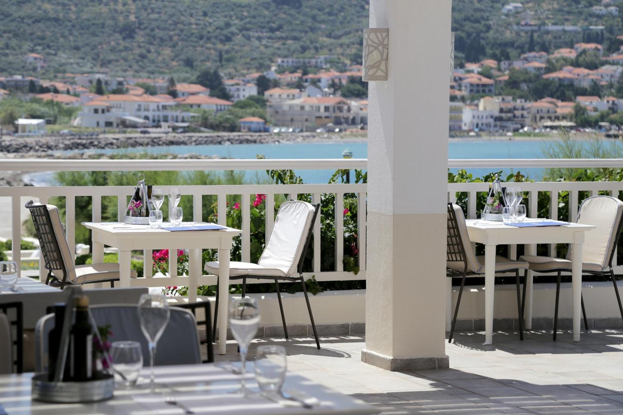 Skopelos Village Hotel Екстериор снимка