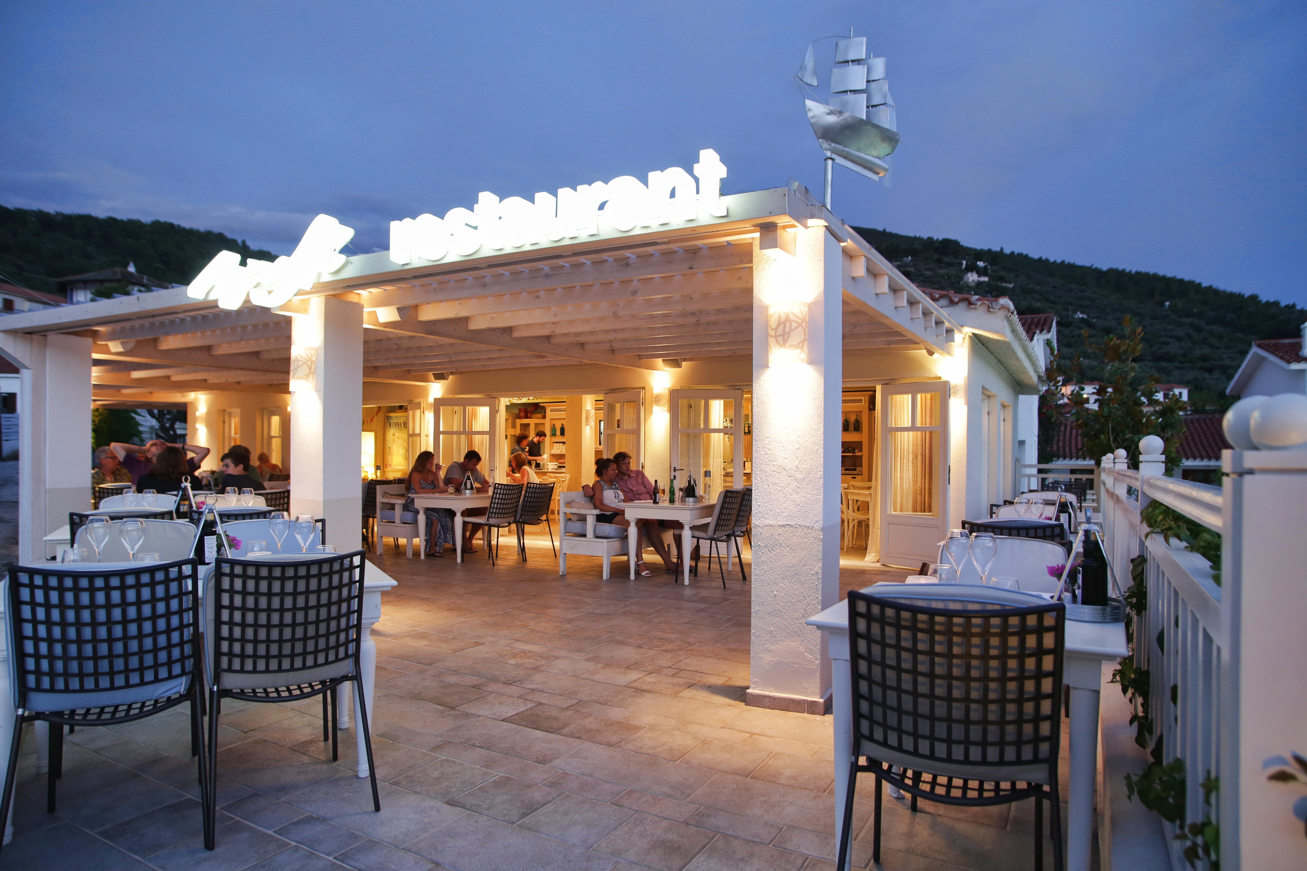 Skopelos Village Hotel Екстериор снимка