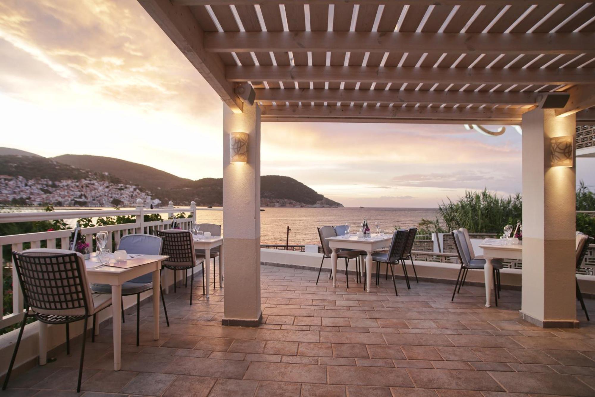 Skopelos Village Hotel Екстериор снимка